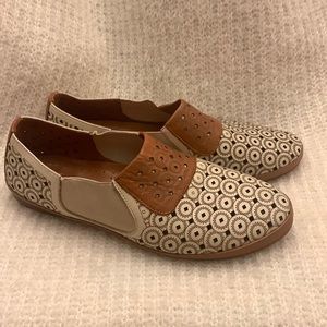 LaPinta Women Shoes